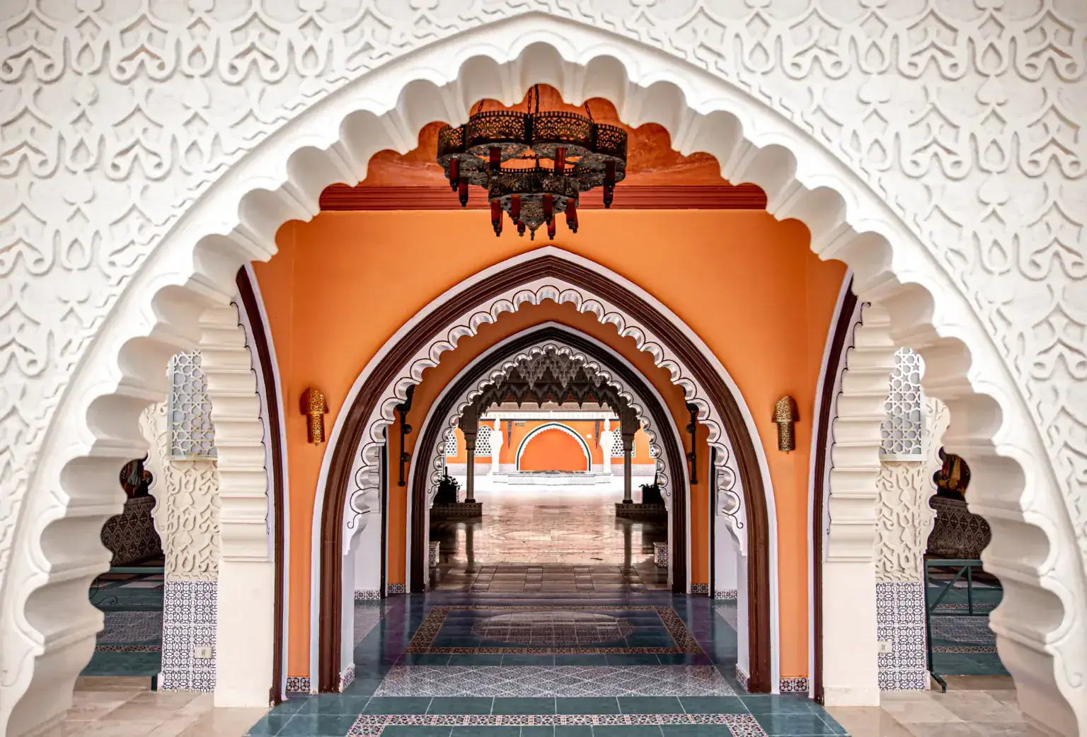 Intérieur d'EHPAD en Tunisie, style oriental traditionnel